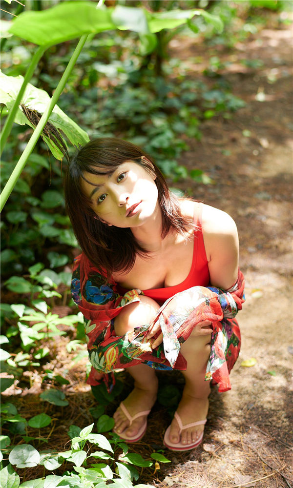 龙梦柔写真集《『中国のシンデレラ』、衝撃の初登場！》高清全本[51P]