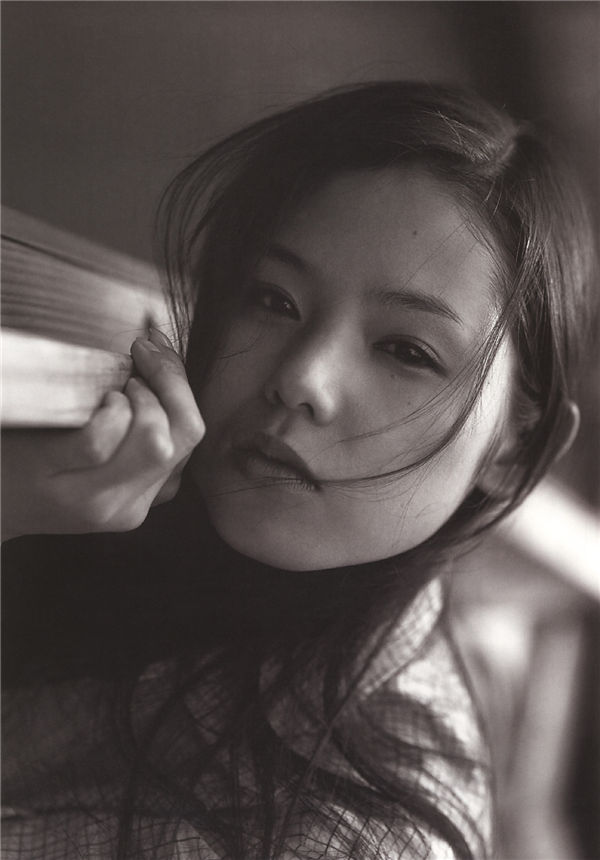 小西真奈美写真集《27》高清全本[160P]