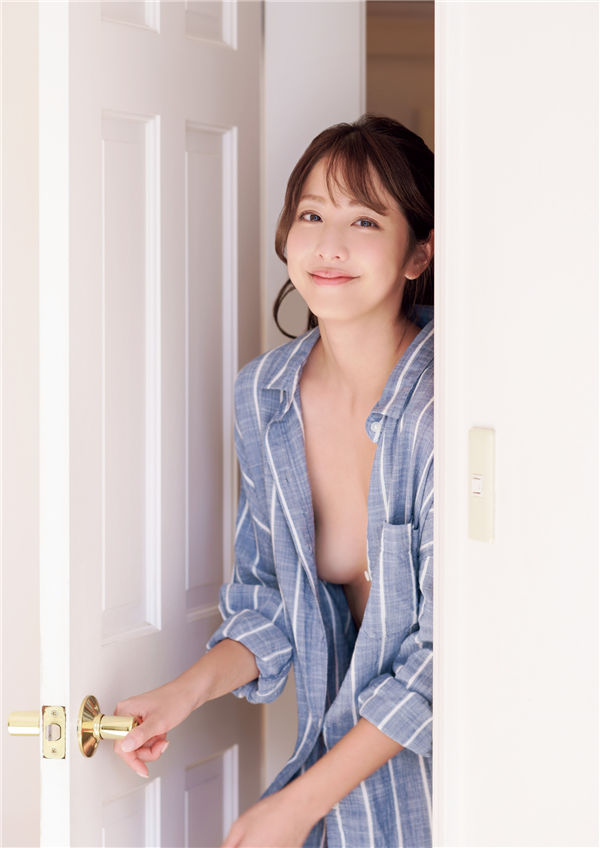 本乡杏奈写真集《Touch♡》高清全本[88P]