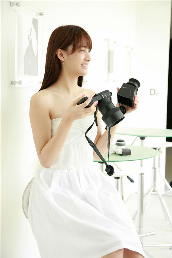 山本美月写真集《[Ys Web] 2015年9月号 Vol.666 Mizuki Yamamoto 山本美月》高清全本[110P]