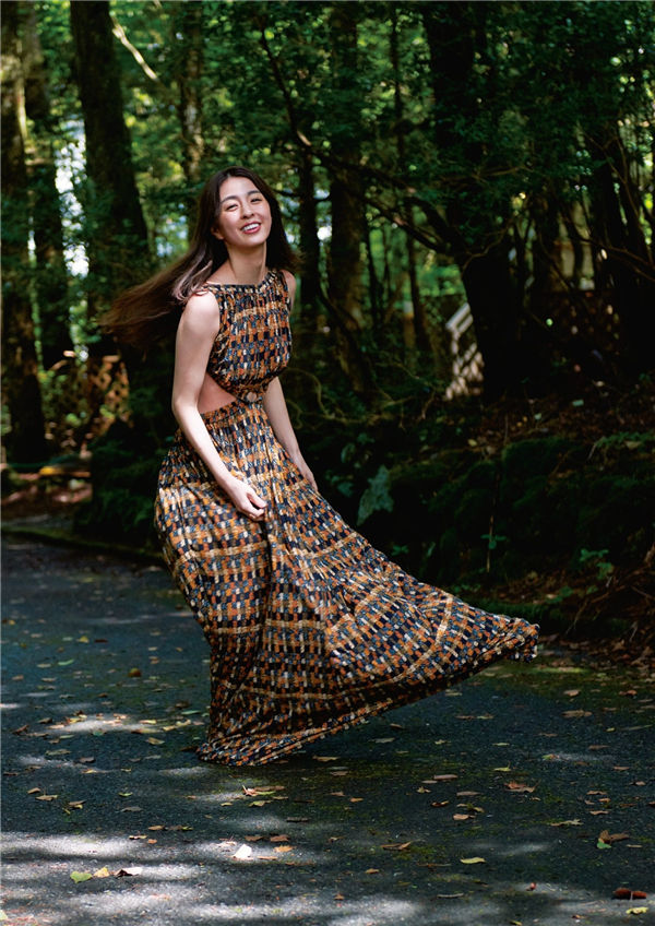 柳百合菜写真集《女っぷり》高清全本[96P]