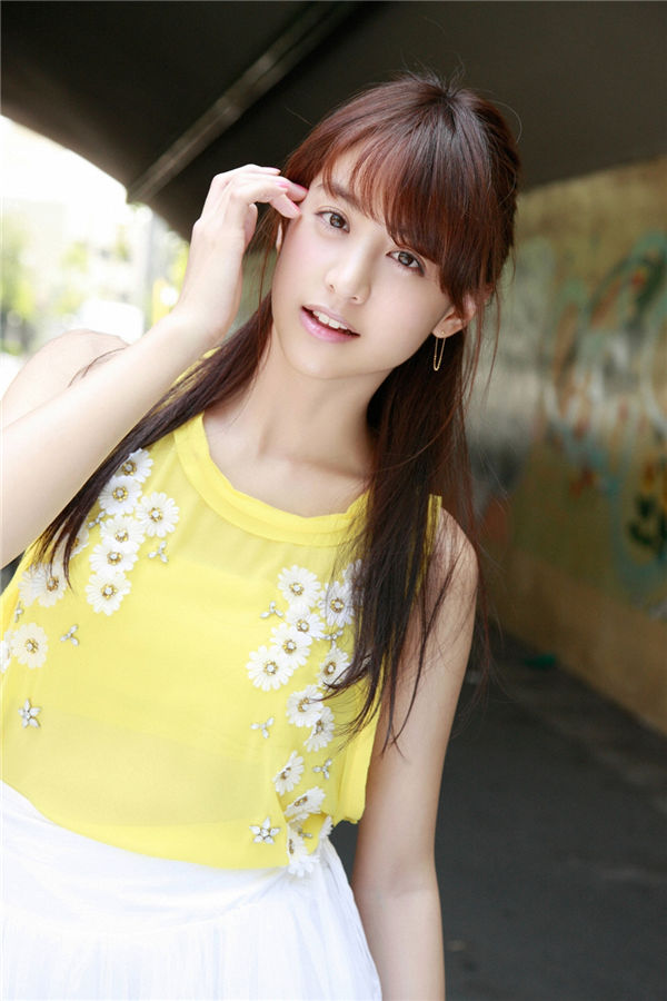 山本美月写真集《[Ys Web] 2015年9月号 Vol.666 Mizuki Yamamoto 山本美月》高清全本[110P]
