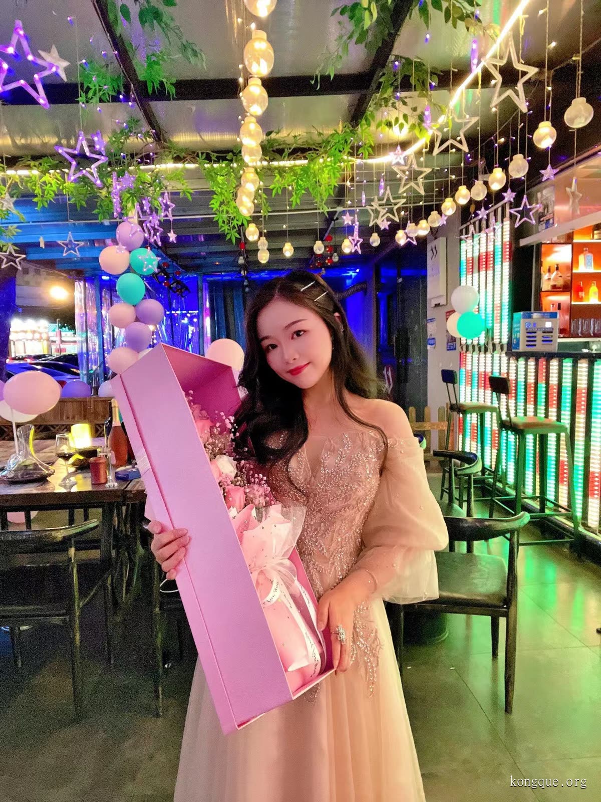 鱼鱼足影 - 全套足袜写真&amp;视频[91期-2024.8]