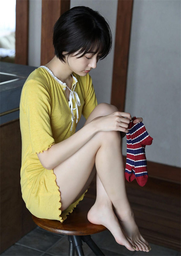 武田玲奈写真集《Geranium》高清全本[47P]