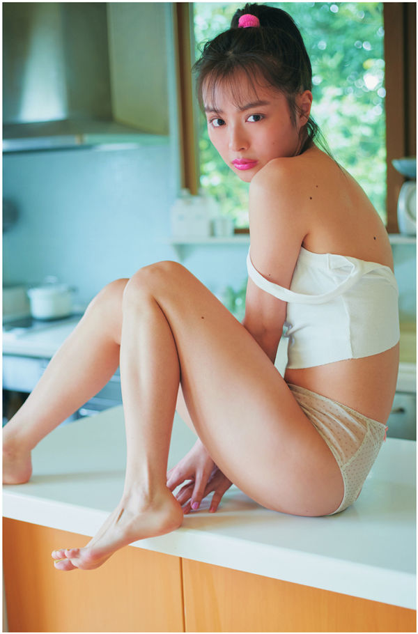 内田理央写真集《PEACH GIRL》高清全本[156P]