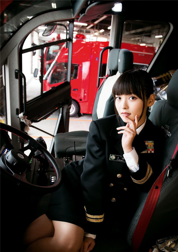 上坂堇写真集《UESAKA JAPAN! 諸国漫遊の巻》高清全本[128P]