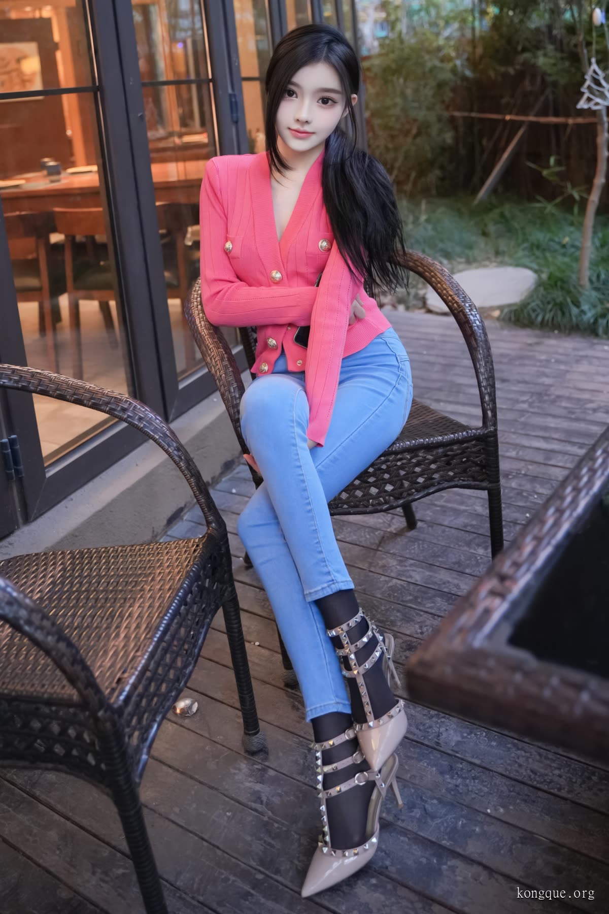 龙雪儿 – 内购无水印合集[3套-2024.8新发] - OK写真