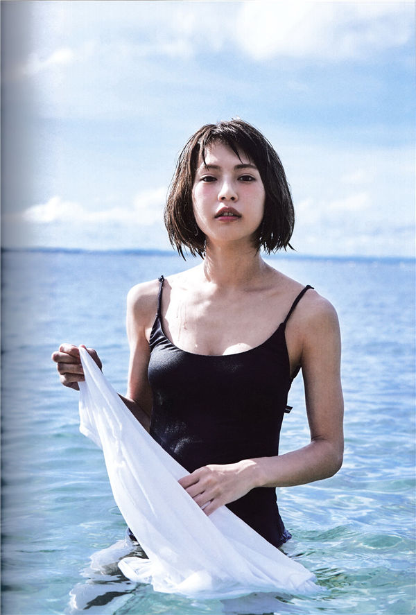 小野春菜写真集《SOMEWHERE》高清全本[128P]