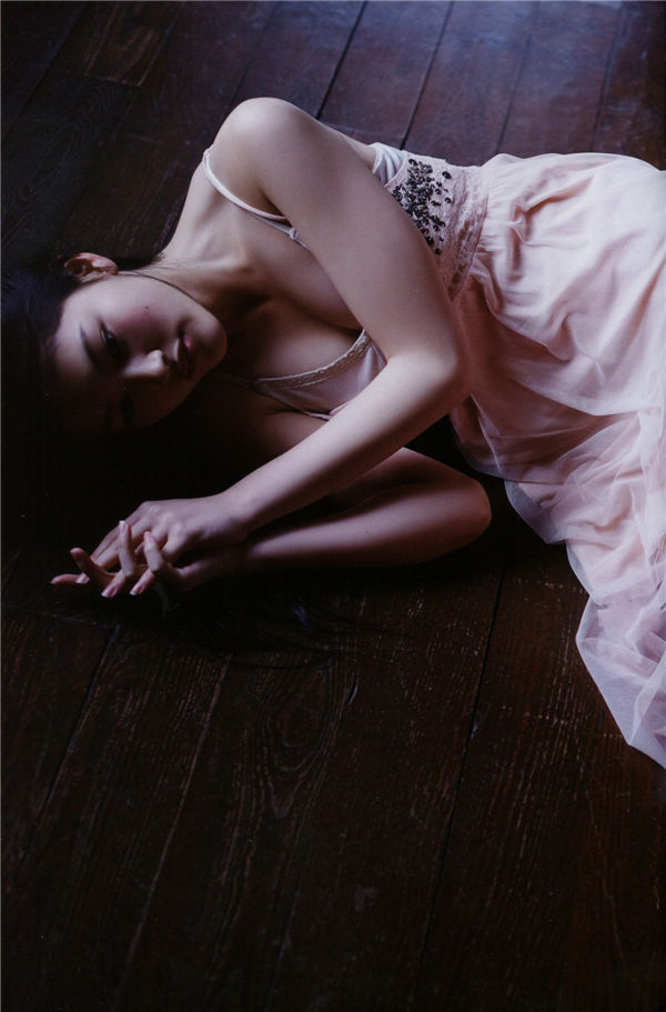 今野鲇莉1ST写真集《AYURI》高清无水印全本[87P]