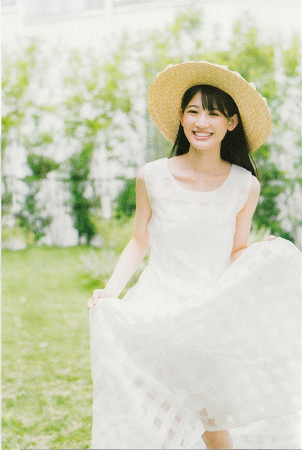 秋本帆华写真集《うたかたの夢》高清全本[60P+1V]