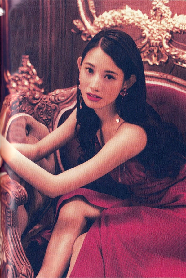 秋本帆华写真集《うたかたの夢》高清全本[60P+1V]