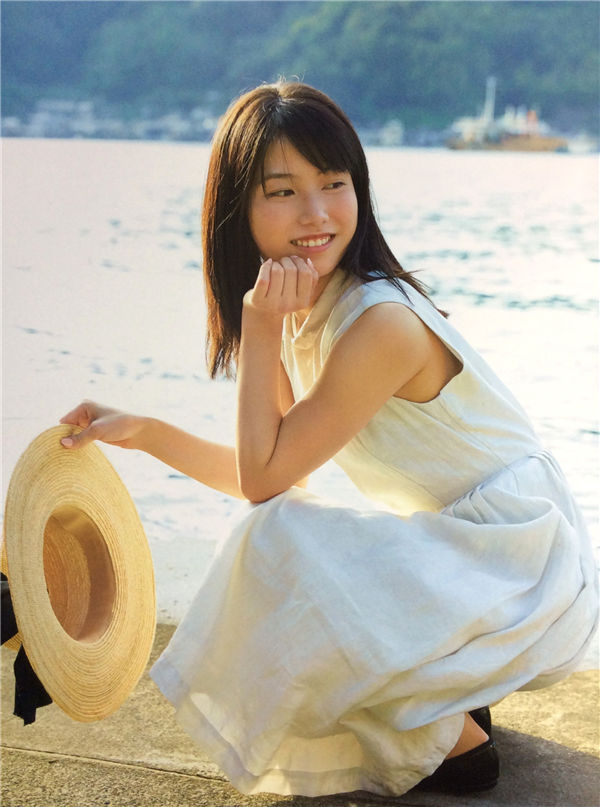 横山由依1ST写真集《ゆいはん》高清全本[131P]