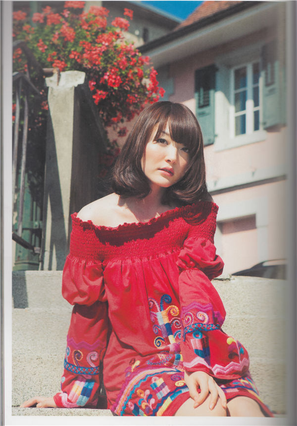 花泽香菜写真集《KANA》高清全本[112P]