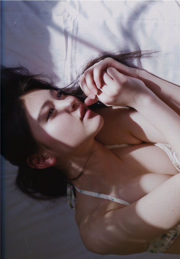 今野鲇莉1ST写真集《AYURI》高清无水印全本[87P]