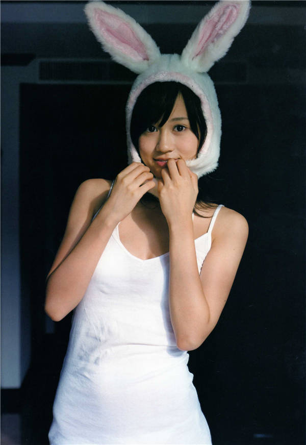 前田敦子1ST写真集《はいっ。》高清全本[94P]