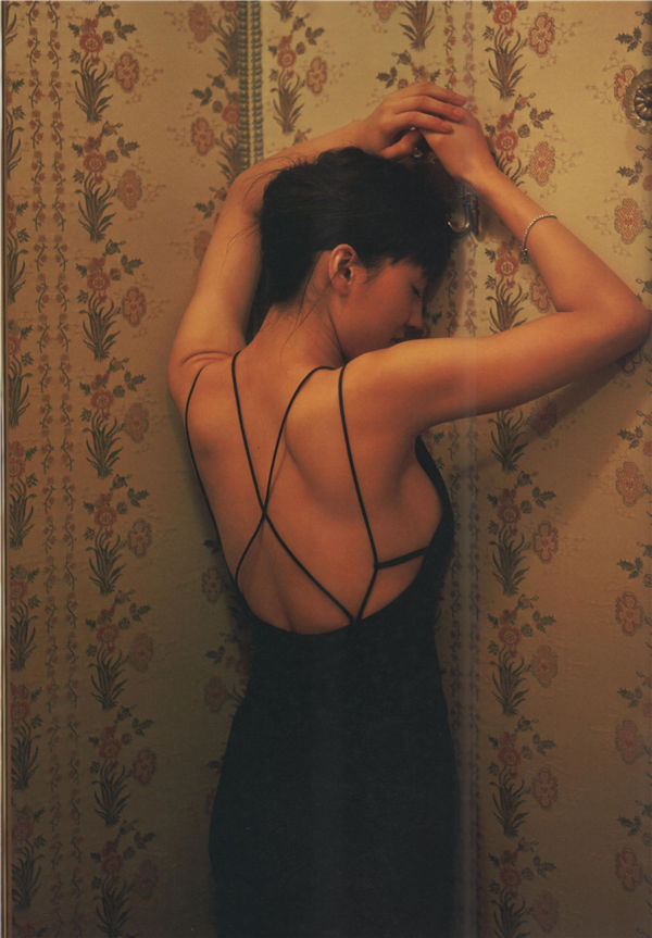 绫濑遥写真集《MOMENTO》高清全本[145P]