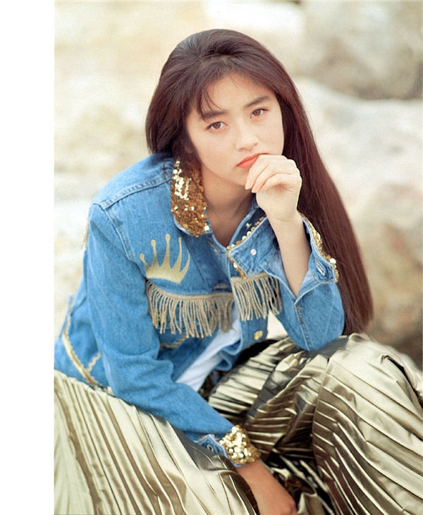 高冈早纪写真集《ROMANCERO》高清全本[66P]