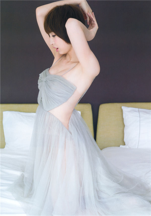 筱田麻里子写真集《Memories》高清全本[251P]