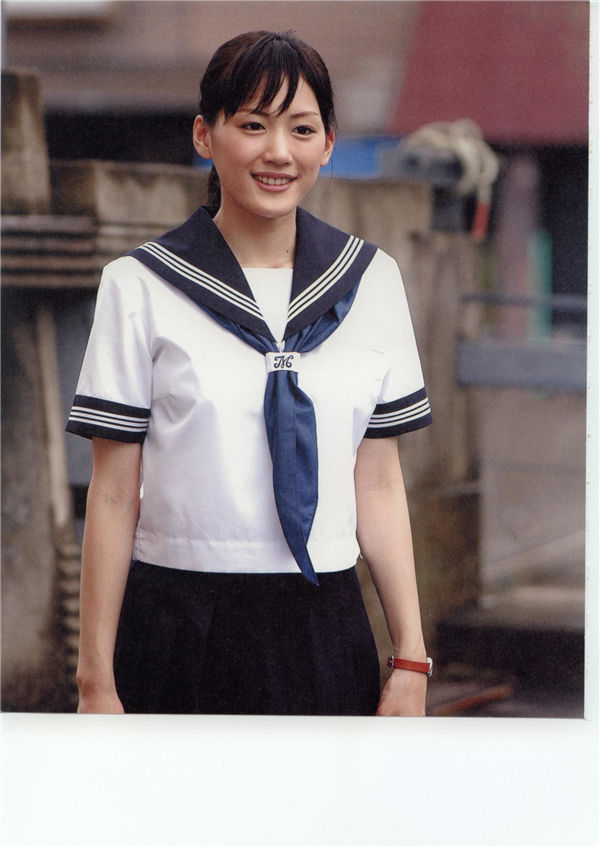 绫濑遥写真集《世界の中心で、愛をさけぶ ~MEMORIES~》高清全本[117P]