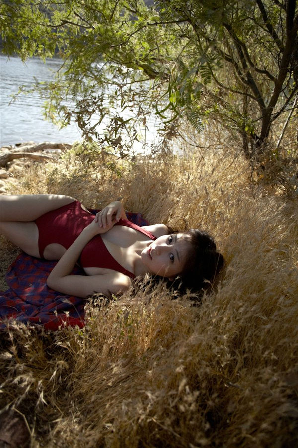 杉本有美写真集《[Wanibooks WBGC] 2011.04 No.82 杉本有美 Yumi Sugimoto》高清全本[218P]