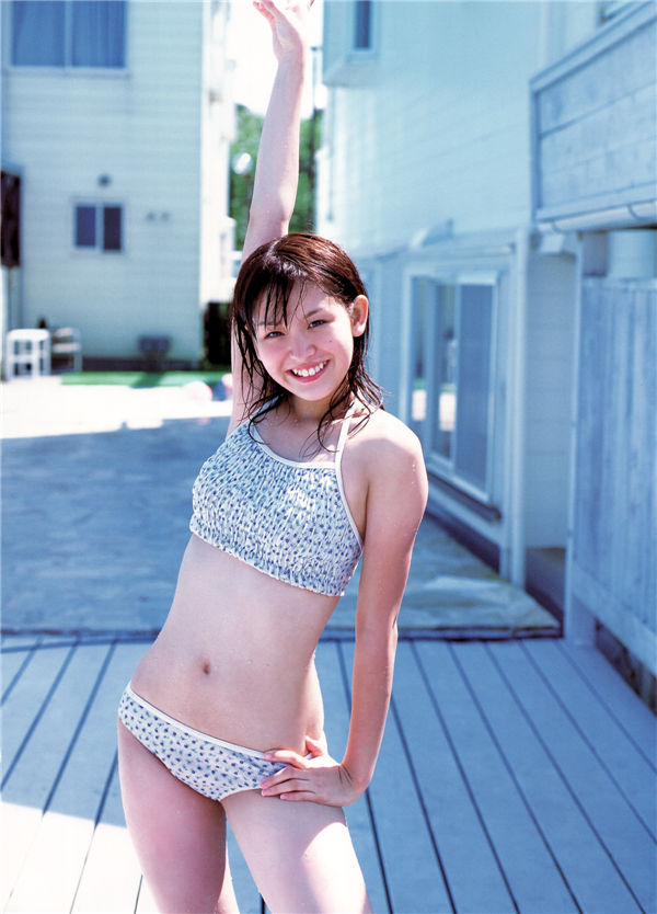 菅谷梨沙子1ST写真集《Risako》高清全本[88P]