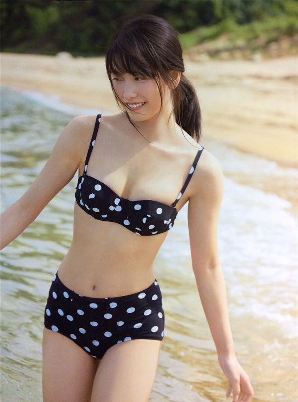 横山由依1ST写真集《ゆいはん》高清全本[131P]