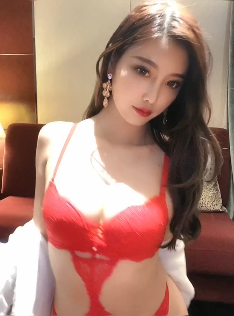 秀人超人气女神-杨晨晨露脸脱内衣半裸诱惑 浴室脱内衣[无水印1V-346M] - OK写真