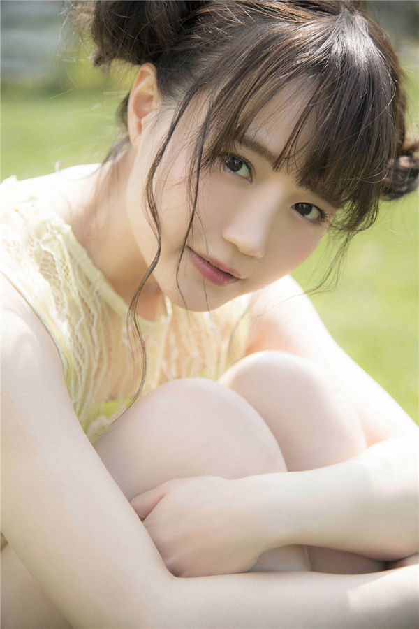 尾崎由香写真集《[YS Web] 2018-07-04 Vol.809 Yuka Ozaki 尾崎由香 ぼくは ただ きみと···》高清全本[72P]