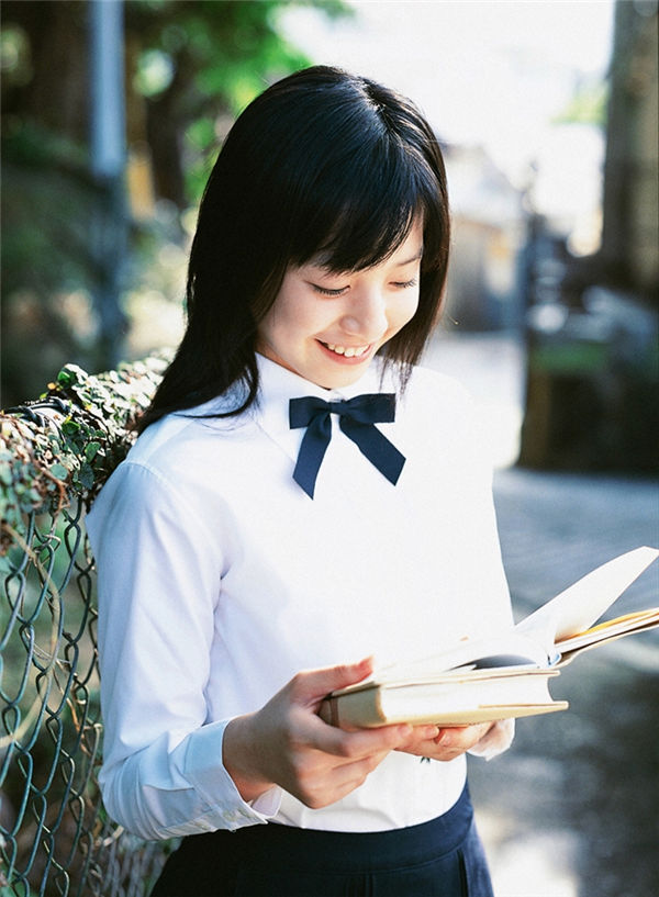 夏帆写真集《[YS Web] 2005.11 Vol.140 Kaho 夏帆 Original Smile-UNDERAGE!》高清全本[36P]