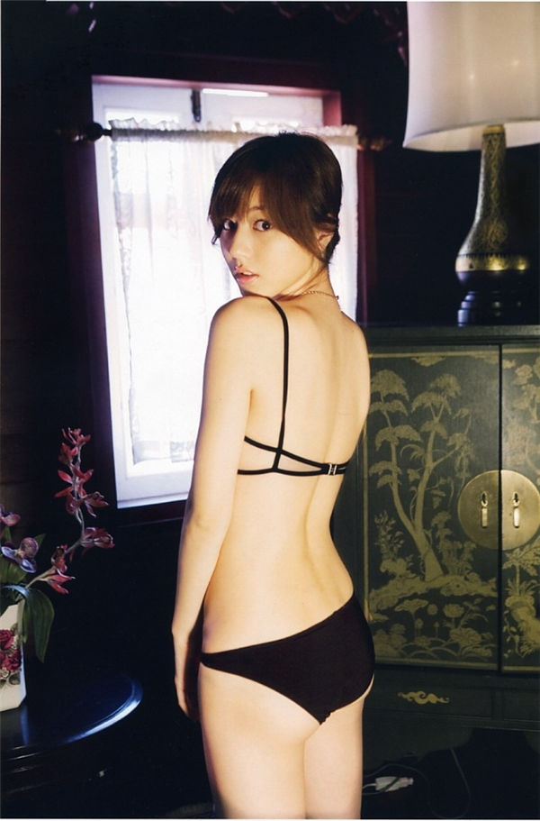 杉本有美写真集《HEART》高清全本[98P]