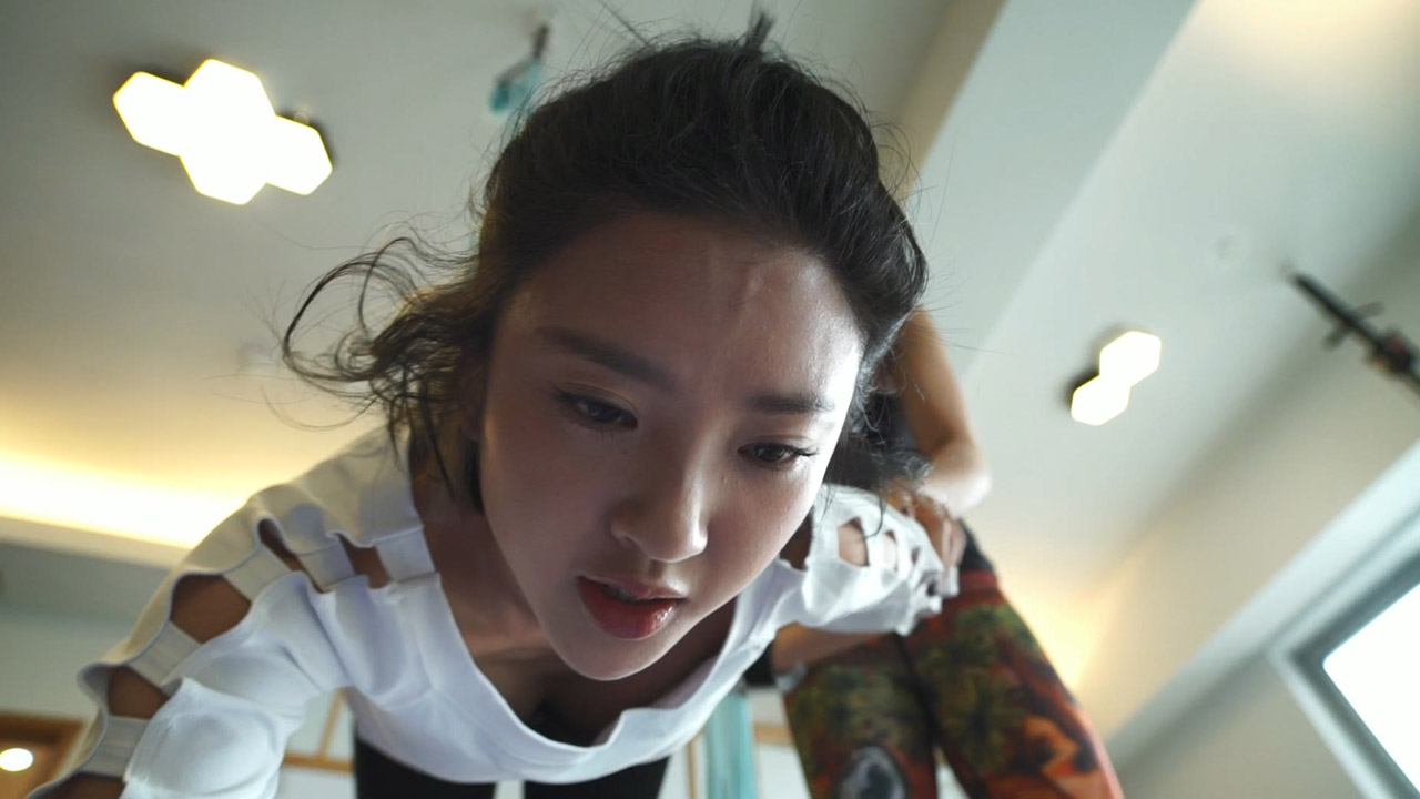 [明星]唐艺昕近距离拍摄瑜伽紧身高清视频[2v-3.95G-1080P] - OK写真