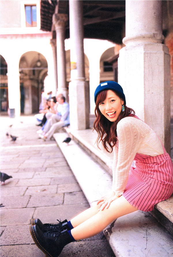 楠田亚衣奈写真集《くすくすくっすん》高清全本[126P]