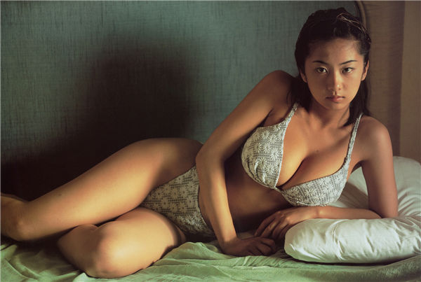 优香写真集《Sirena》高清全本[56P]