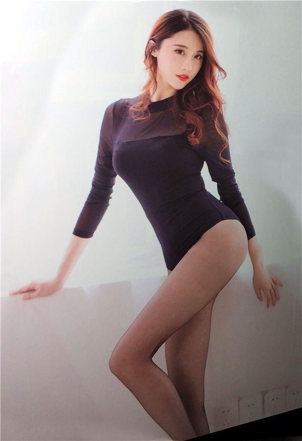 轩子巨2兔写真集《不放假。》扫描版高清[48P]