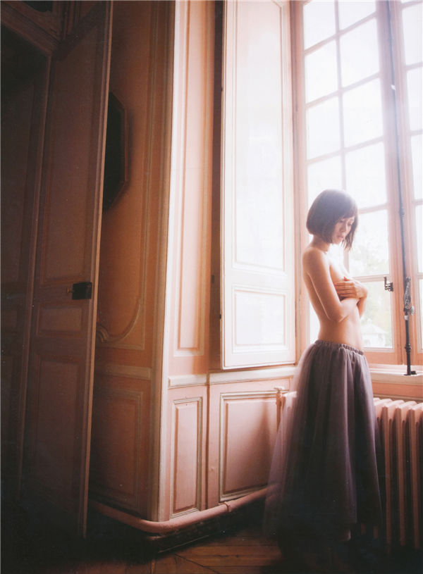 前田敦子写真集《不器用》高清全本[85P]