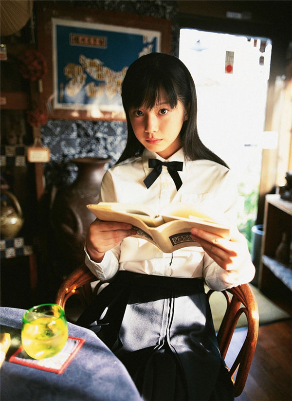 夏帆写真集《[YS Web] 2005.11 Vol.140 Kaho 夏帆 Original Smile-UNDERAGE!》高清全本[36P]