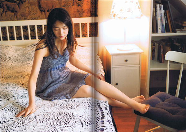 中山莉子1ST写真集《中山莉子の写真集。》高清全本[105P]