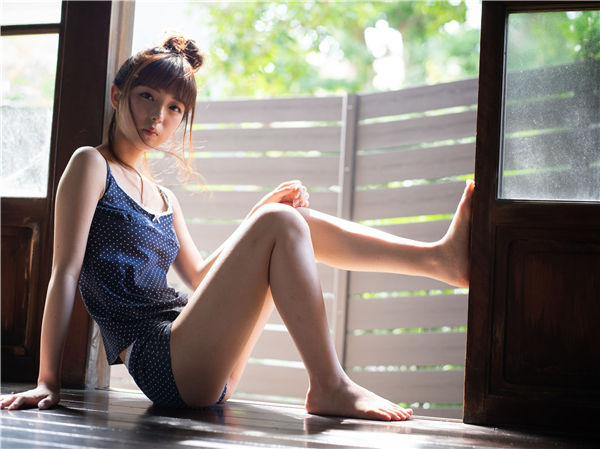 吉泽瑠莉花写真集《Last Lolita》高清全本[105P]