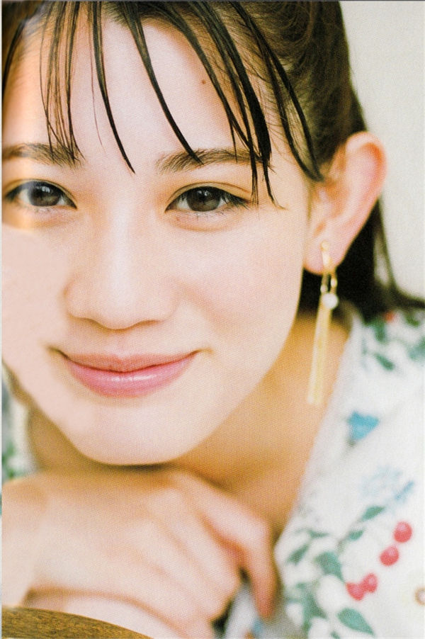 秋本帆华写真集《うたかたの夢》高清全本[60P+1V]