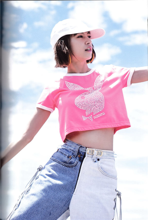 小野春菜写真集《SOMEWHERE》高清全本[128P]