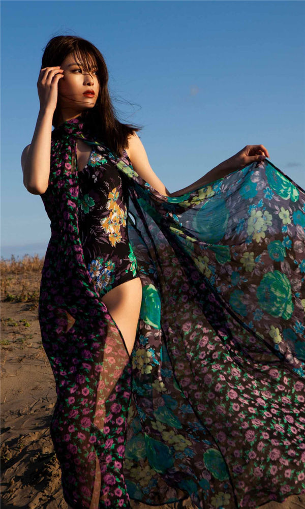 马场富美加写真集《WONDER WONDER WOMAN》高清全本[42P]