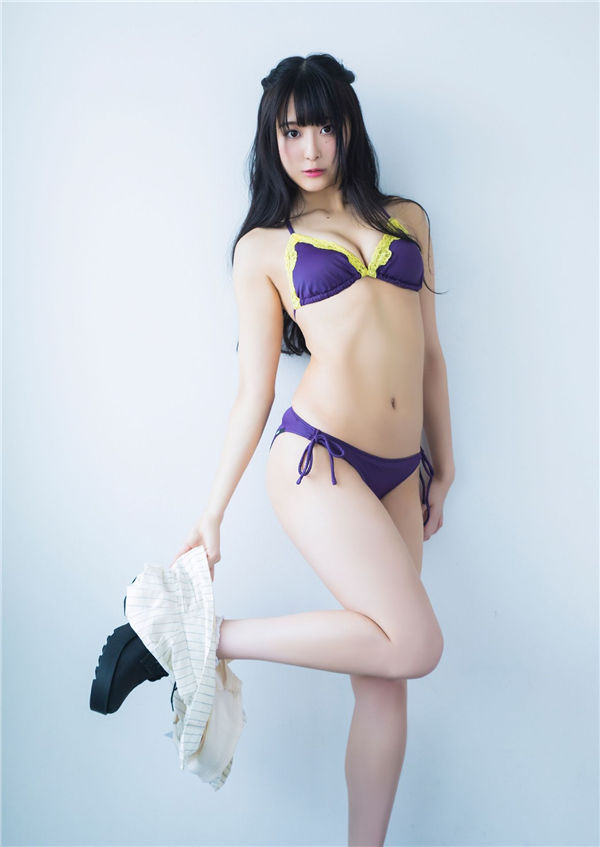 真岛なおみ写真集《不思议な少女の秘密の花园》高清全本[33P]