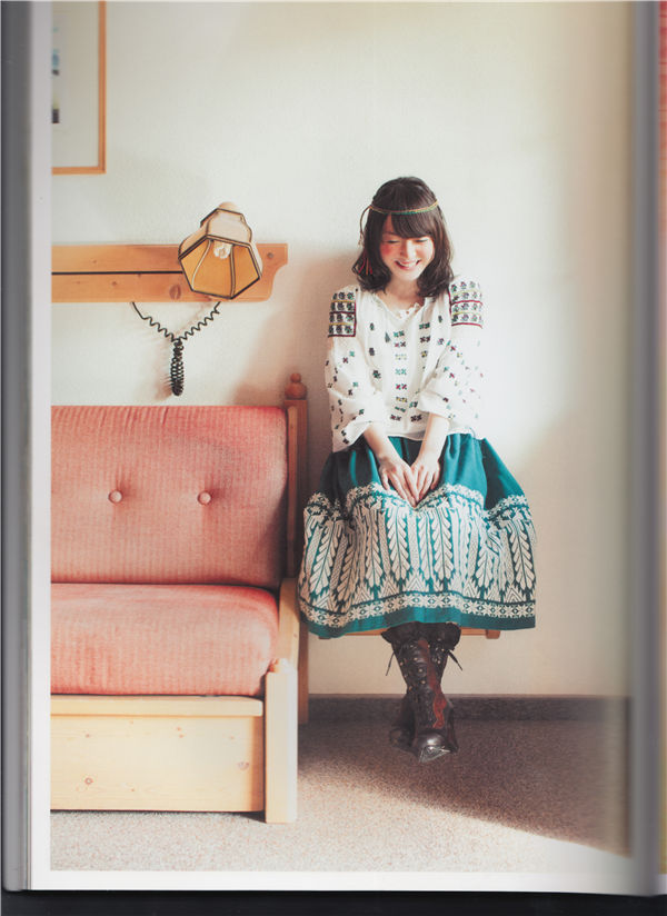 花泽香菜写真集《KANA》高清全本[112P]