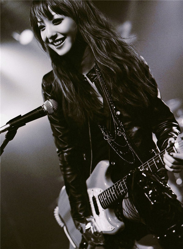 佐佐木希写真集《[VYJ] No.81 2008.11 佐々木希『佐々木希劇場』》高清全本[110P+6V]