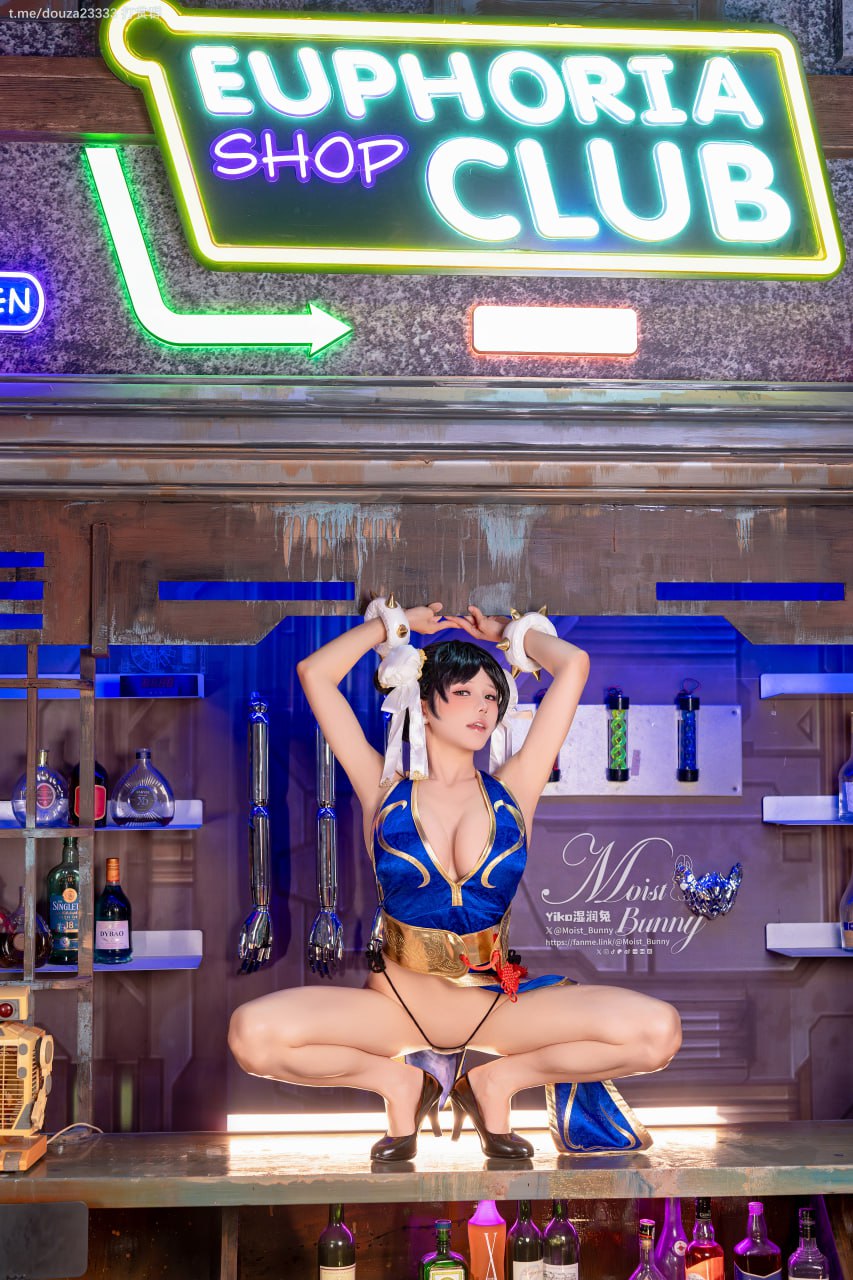 咬一口兔娘 - 2月作品『街霸-春丽』85P+1V 桃花旗袍 （2月14打赏群资源）