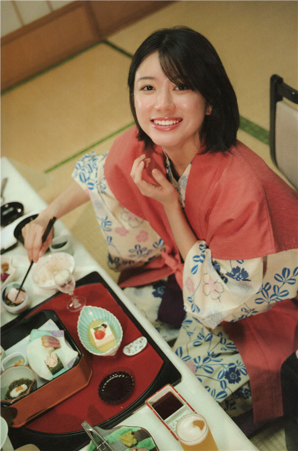 大西桃香写真集《桃の眺め方》高清全本[122P]