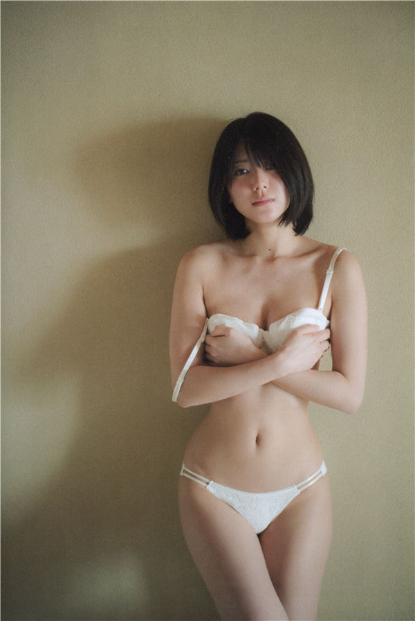 大西桃香写真集《桃の眺め方》高清全本[122P]